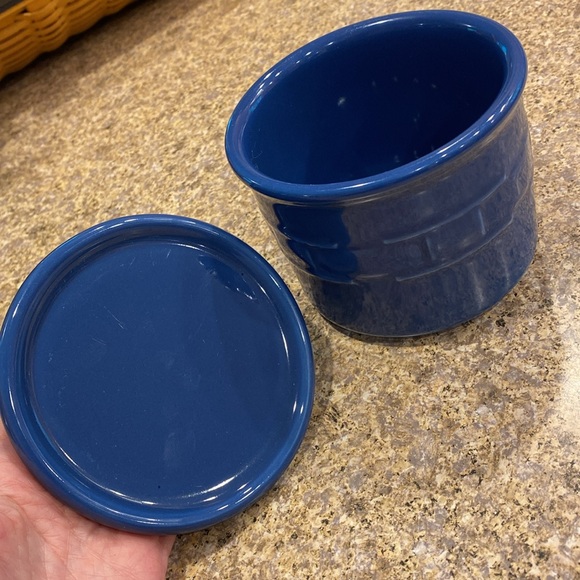 Longaberger Pint Crock With Lid / Coaster Cornflower Blue Pottery - Picture 11 of 17
